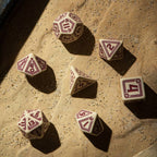 RuneQuest Beige & burgundy Dice Set